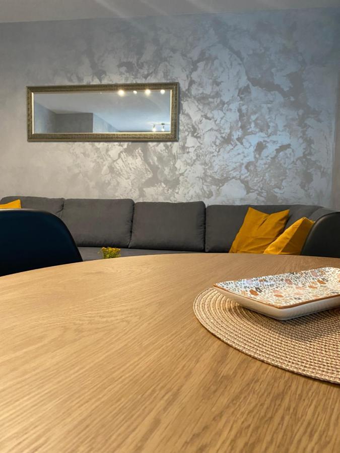 Maja Apartman Дунайска-Стреда Экстерьер фото