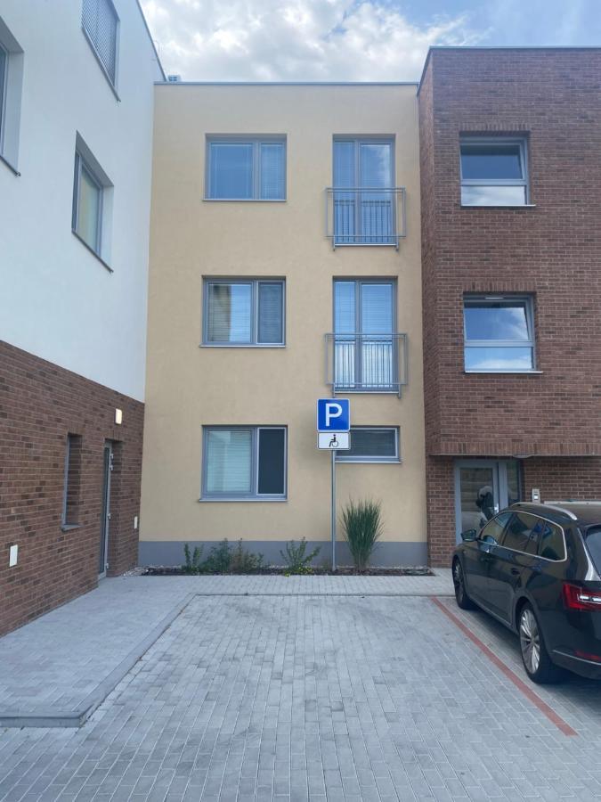Maja Apartman Дунайска-Стреда Экстерьер фото