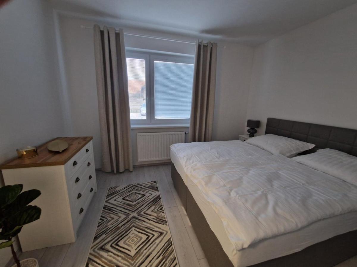 Maja Apartman Дунайска-Стреда Экстерьер фото